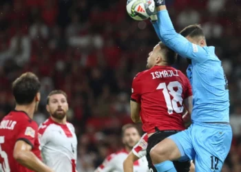 Shqipëria dorëzohet para Gjeorgjisë në “Air Albania” pa asnjë gjuajtje në portë