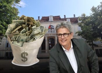 Benet Becit i kishte mbetur një magazinë pa lyer me bojë.  Por tenderit i fundit është edhe më paradoksal, pasi do të rikonstruktohet