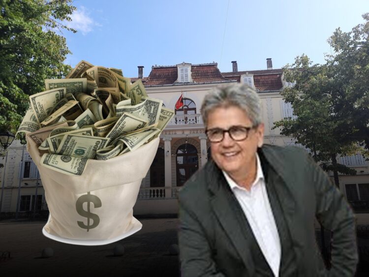 Benet Becit i kishte mbetur një magazinë pa lyer me bojë.  Por tenderit i fundit është edhe më paradoksal, pasi do të rikonstruktohet