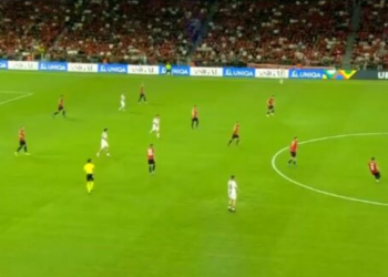 Hoxhaj i pakapshëm për mbrojtjen gjeorgjiane, dhuron spektakël dhe ngre stadiumin peshë