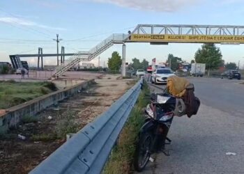 Motoçikleta përplas kalimtaren, dy të plagosur në Lushnje