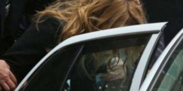 Denoncimi për rrëmbimin e një vajze në Tiranë, Policia shoqëron çiftin e të rinjve