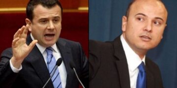 Ironizon Malltezi: Lajmëroni palaçot e Ramës dhe Ballës, para 2 javësh kam bërë tjetër dhurim…