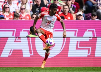 Tentoi t’i largonte me detyrim, Bayern dështon me Goretzka dhe Coman