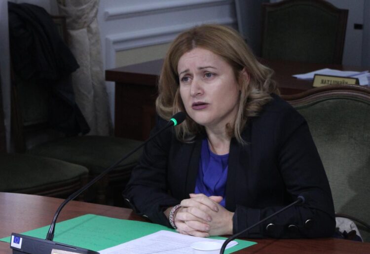 Jep dorëheqjen gjyqtarja, Gjykata Kushtetuese mbetet me 8 anëtarë