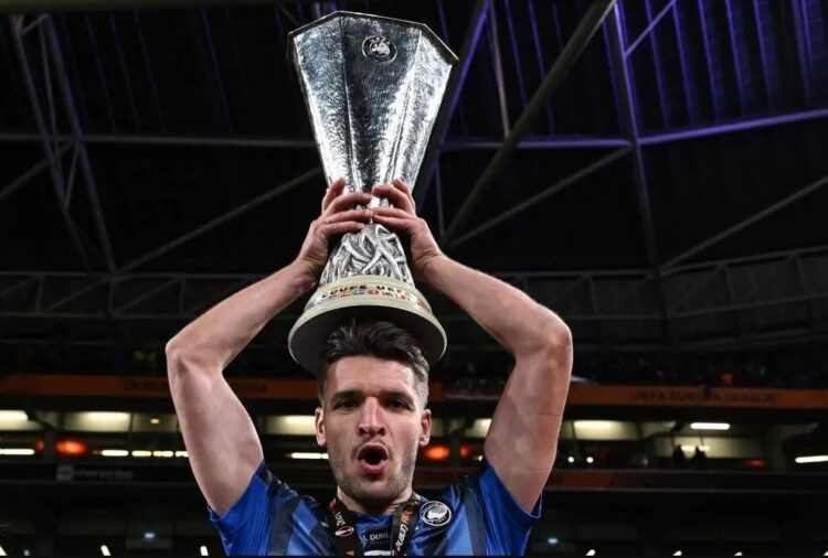 Dëmtim i shkallës së parë për Gjimshitin, zbulohet sa do të qëndrojë jashtë fushave