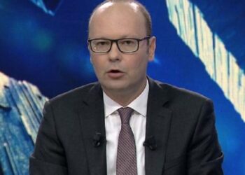 Kaso: Me urdhër të Ramës, socialistët grisën Kushtetutën për të mbrojtur Xhaçkën