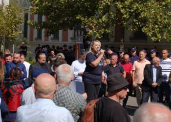 Kalaja sfidon Dumanin: Heto Erion Veliajn për orgjitë në Bashkinë e Tiranës