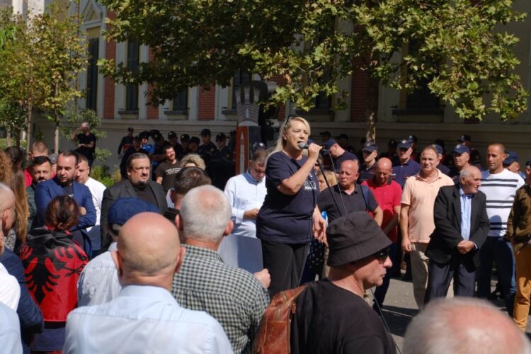 Kalaja sfidon Dumanin: Heto Erion Veliajn për orgjitë në Bashkinë e Tiranës