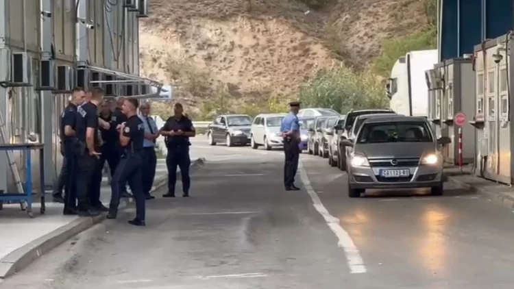 Hapen pikat kufitare Serbi-Kosovë, ministri: U larguan bllokadat e ekstremistëve të maskuar