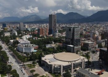 Kulla ngrihen çdo ditë por shqiptarët jetojnë ngushtë, 65% e banesave nën 69 m2