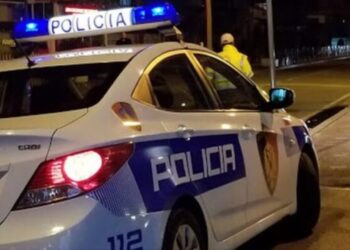 (Emrat) Dy plagosje me thikë, në Vlorë dhe Sarandë/ Një 23-vjeçar dërgohet në spital