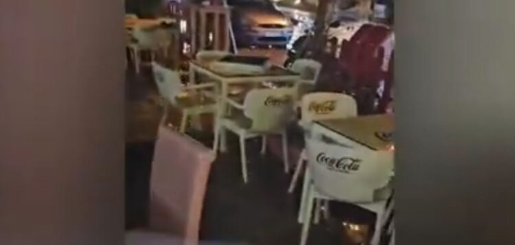 (VIDEO) Shirat mbërthejnë jugun, në Sarandë përmbyten rrugë e biznese, bashkia e Vlorës apel qyetarëve