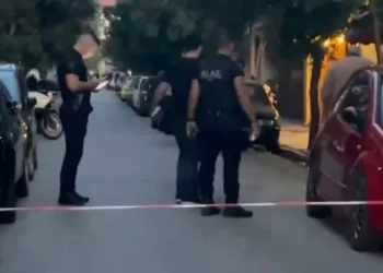 Shkëmbim zjarri në Athinë/ Plagoset një shqiptar, po ndiqte disa persona me motoçikletë