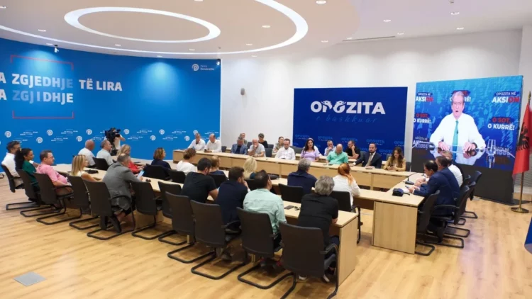 Përplasja e Harxhit me Bardhin në Kryesinë e PD: Gjithë kjo parti s’ka një zonjë për të drejtuar një qark