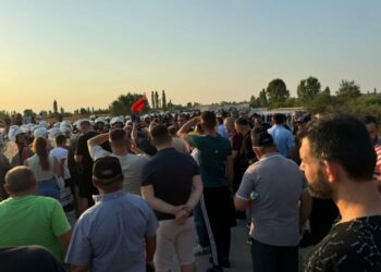 Protesta e banorëve “zmbraps” Ramaën, do të hapen nyjet e kalimit në aksin Thumanë-Kashar