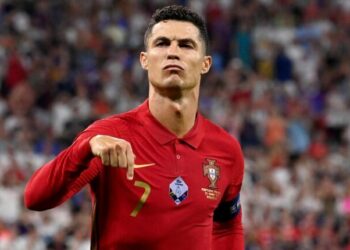 (VIDEO) Goli i 900-të në karrierë, Ronaldo feston duke u përlotur