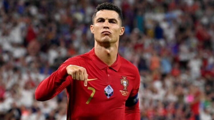 (VIDEO) Goli i 900-të në karrierë, Ronaldo feston duke u përlotur