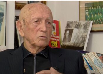 Ndahet nga jeta legjenda e volejbollit shqiptar, Vangjel Koja