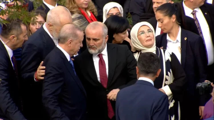 Inaugurohet Xhamia e re e Namazgjasë, Rama dhe Erdogan të shoqëruar nga bashkëshortet