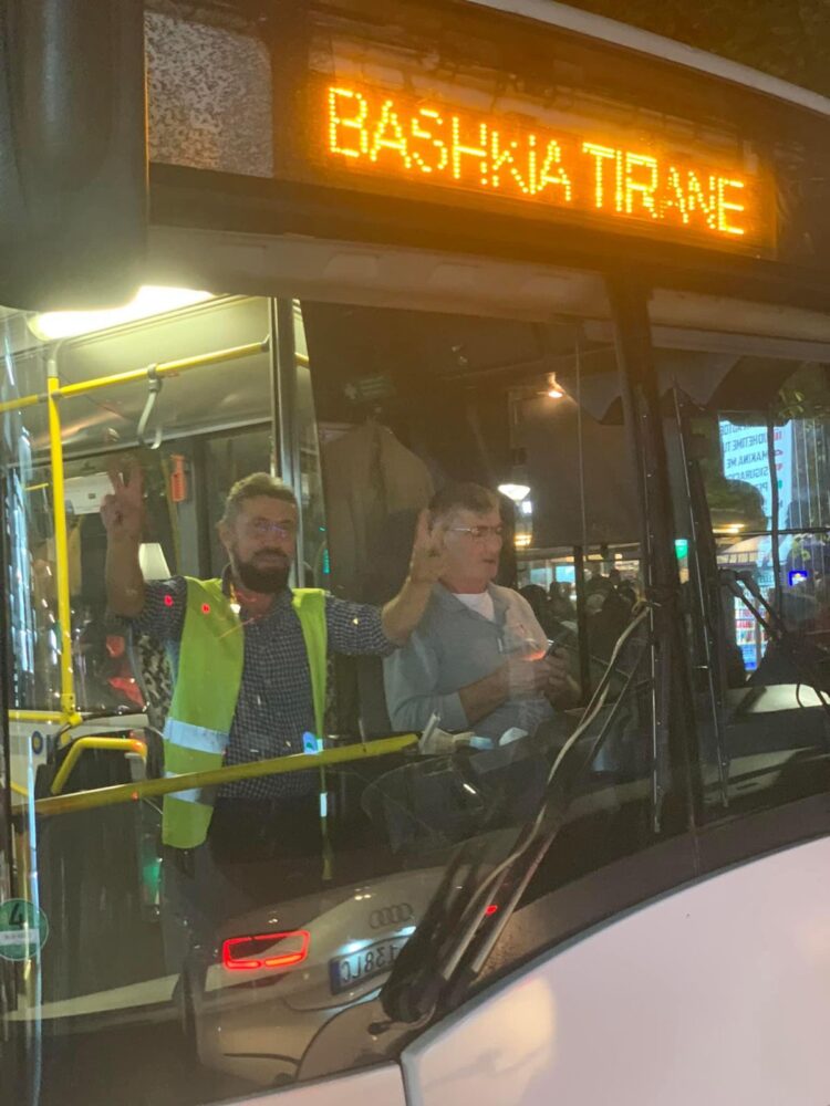 Mosbindja cilive, foto galeri nga protesta që pushtoi kryeqytetin
