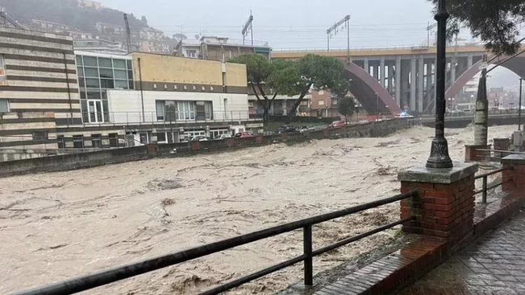 Veriu i Italisë goditet nga stuhia, rrëshqitje dheu dhe përmbytje