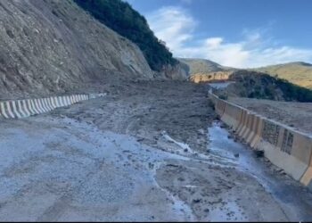 Përmbytjet në Vlorë/ Dherat bllokojnë bajpasin