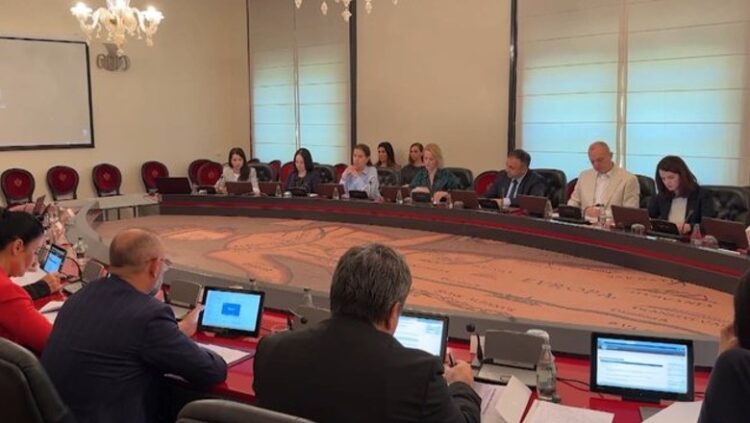 Qeveria po krijon ministri për shkencën, ua merr të drejtën universiteteve