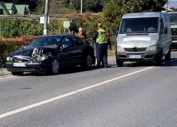 Aksident i trefishtë në aksin Lezhë-Shkodër, plagoset një grua