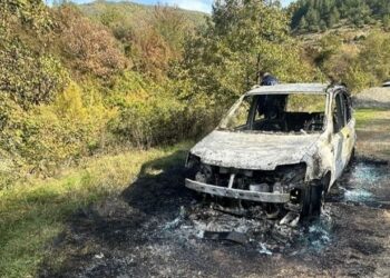 Shkodër/ Digjet makina në fshatin Levozhë, në pronësi të një administratori kompanie mineraresh