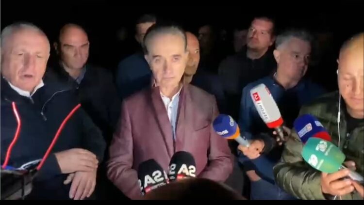 Luan Baçi publikon listën e protestuesve nën hetim, apel policisë: Mos luani me zjarrin!