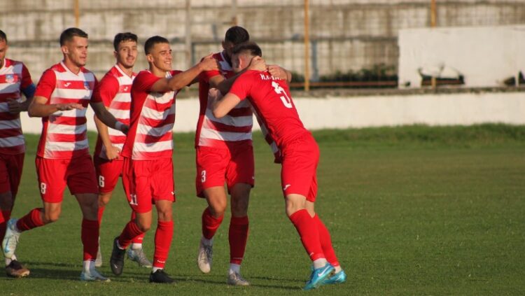 Kategoria e Parë/ Fitojnë Besa, Vora dhe Apolonia