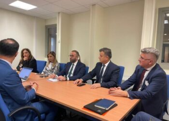 Protesta e deputetëve të PD para selisë së Parlamentit Europian, ja çfarë pritet…