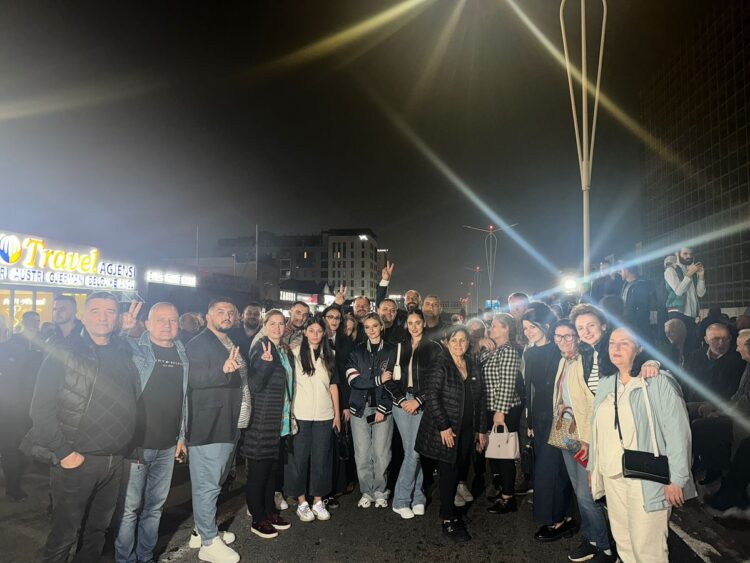 Protesta e opozitës, Demiraj: U bëmë bashkë për të çrrënjosur këtë sistem kriminal e të korruptuar