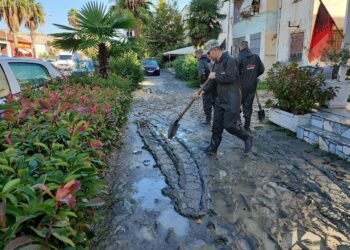 Skandal në Vlorë/ Kolektorë të bllokuar dhe pompa të amortizuara, kush ka përgjegjësi për përmbytjet?!