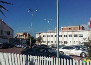 Familjarët, akuza për korrupsion/ Aksidentoi një grua në vijat e bardha, policia nuk e ndalon autorin