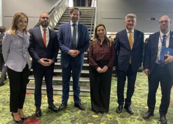 Grupi i PD zhvendos aksionin në Strasburg, takon përfaqësues të EPP: Burgosjet politike na kanë rikthyer 34 vite pas