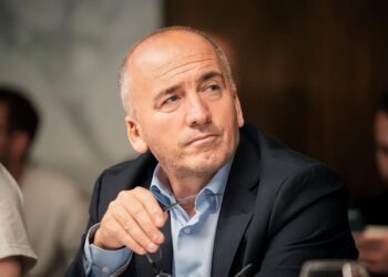 Kosovë, sulmohet fizikisht kryetari i Komunës së Pejës