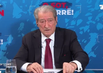 “E kemi tonin Taulantin”, Berisha lexon përgjimet e Sky Ecc: Ja çfarë thonin Bajrat për ministrin