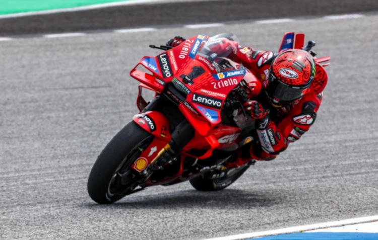 MotoGP, Bagnaia merr pole-position në Tajlandë