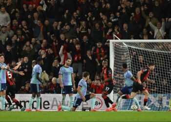 Hap fals nga Arsenali, mundet nga Bournemouth