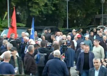 Pritet marshimi i protestuesve drejt Kryeministrisë