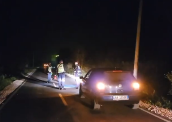 Makina përplas motorin në Fier-Libofshë, dy të plagosur