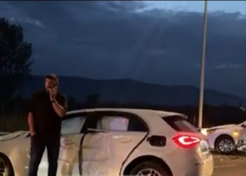Aksident në kryqëzimin e Gjadrit, një i plagosur nga përplasja e dy automjeteve