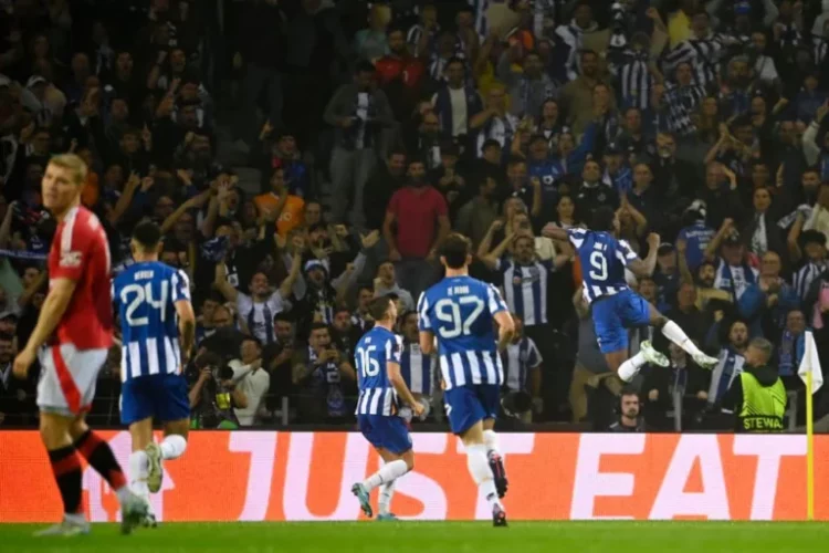 Gjashtë gola për një pikë te Porto- United, bie Roma, Muçi asist me Besiktas