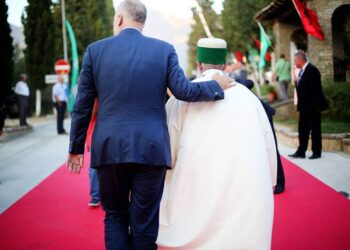 Anketa/ Shqiptarët në shumicë dërrmuese kundër shtetit Bektashi