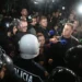 Tensionohet protesta në kryeqytet, Vokshi dhe Noka përplasen me Policinë