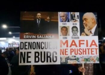 “Mosbindja Civile”/ Pankarta në mbështetje të Salianjit