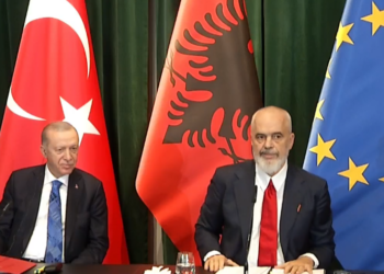 Rama falenderon Erdoganin në turqisht, konfirmon faljen e dronëve dhe hapjen e shkollës turke në Tiranë
