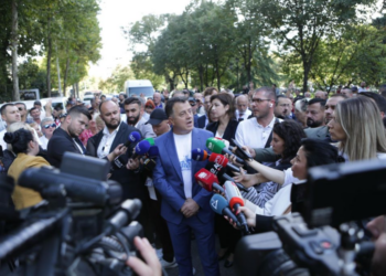 Noka: Regjimi arriti kulmin duke kërcënuar me armë deputetët! Asgjë nuk na ndal ne në rrugën tonë